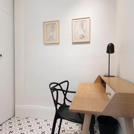 Wehost - Pour 2 - 5 Minutes Des Champs-elysees Apartment
